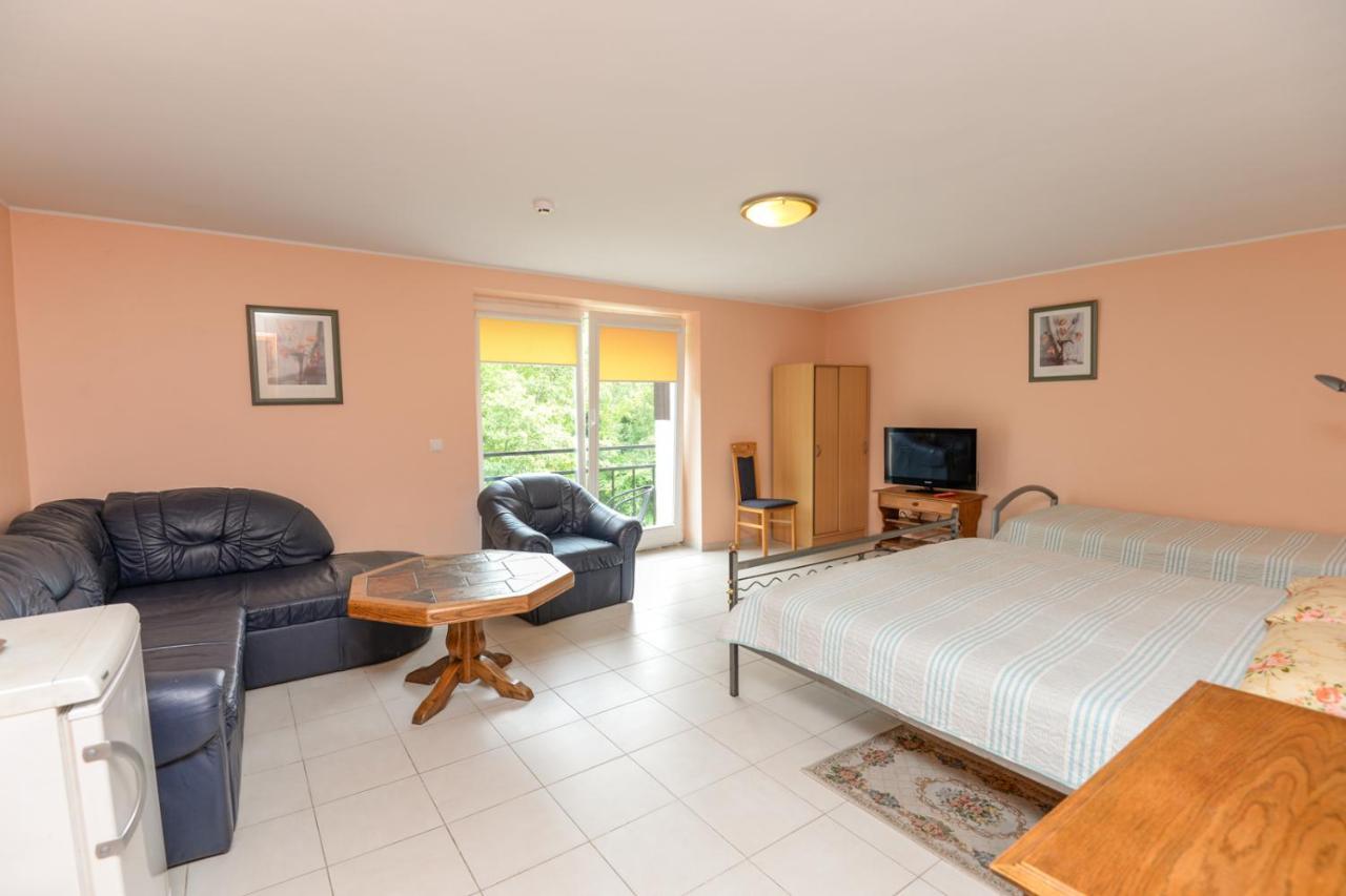 Red Tower Apartments Παλάγκα Εξωτερικό φωτογραφία